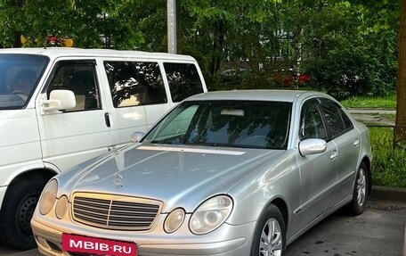 Mercedes-Benz E-Класс, 2002 год, 600 000 рублей, 4 фотография