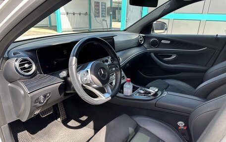 Mercedes-Benz E-Класс, 2020 год, 3 950 000 рублей, 10 фотография