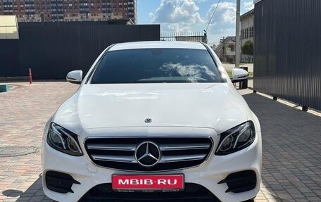 Mercedes-Benz E-Класс, 2020 год, 3 950 000 рублей, 4 фотография