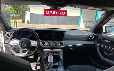 Mercedes-Benz E-Класс, 2020 год, 3 950 000 рублей, 14 фотография