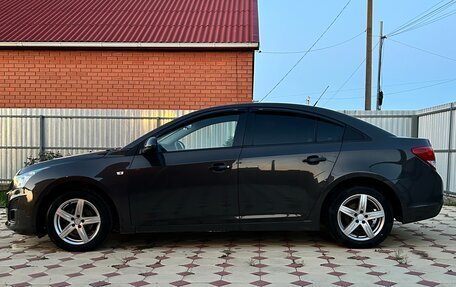 Chevrolet Cruze II, 2013 год, 900 000 рублей, 3 фотография