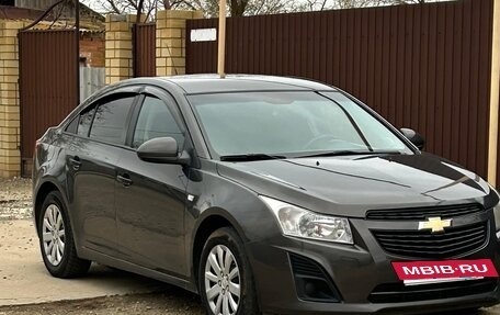 Chevrolet Cruze II, 2013 год, 900 000 рублей, 10 фотография