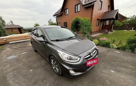 Hyundai Solaris II рестайлинг, 2013 год, 890 000 рублей, 3 фотография