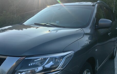 Nissan Pathfinder, 2015 год, 1 750 000 рублей, 13 фотография