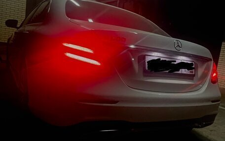 Mercedes-Benz E-Класс, 2018 год, 3 200 000 рублей, 5 фотография