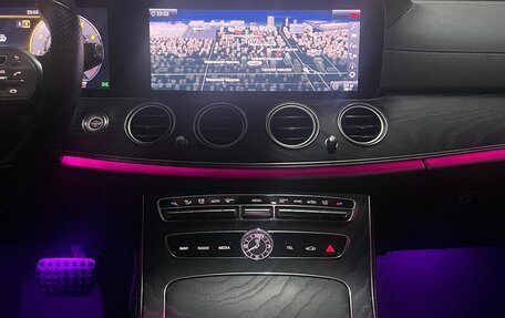 Mercedes-Benz E-Класс, 2018 год, 3 200 000 рублей, 9 фотография