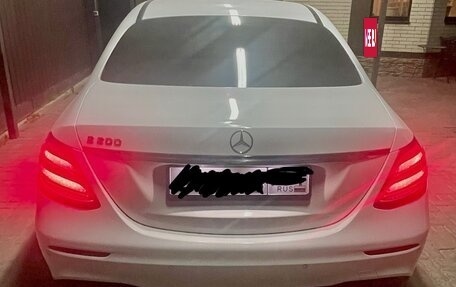 Mercedes-Benz E-Класс, 2018 год, 3 200 000 рублей, 4 фотография
