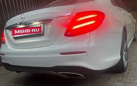 Mercedes-Benz E-Класс, 2018 год, 3 200 000 рублей, 13 фотография