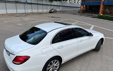 Mercedes-Benz E-Класс, 2019 год, 2 900 000 рублей, 5 фотография
