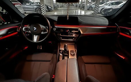 BMW 5 серия, 2019 год, 4 890 000 рублей, 16 фотография