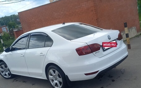Volkswagen Jetta VI, 2013 год, 900 000 рублей, 4 фотография