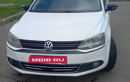 Volkswagen Jetta VI, 2013 год, 900 000 рублей, 6 фотография