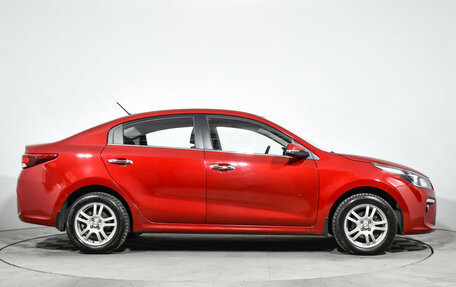 KIA Rio IV, 2018 год, 1 300 000 рублей, 4 фотография