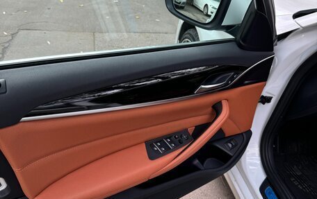 BMW 5 серия, 2019 год, 3 275 000 рублей, 15 фотография