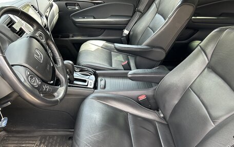 Honda Pilot III рестайлинг, 2017 год, 3 300 000 рублей, 10 фотография