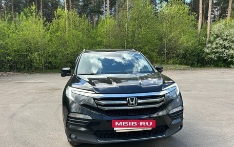 Honda Pilot III рестайлинг, 2017 год, 3 300 000 рублей, 2 фотография