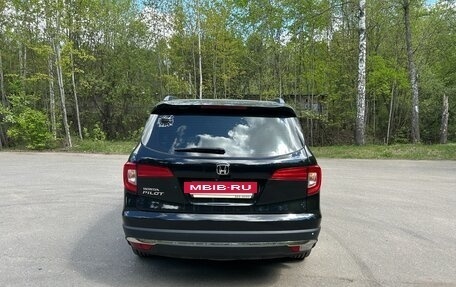 Honda Pilot III рестайлинг, 2017 год, 3 300 000 рублей, 6 фотография