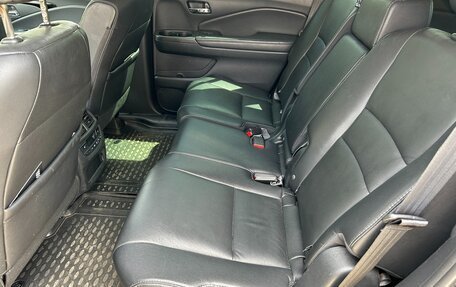 Honda Pilot III рестайлинг, 2017 год, 3 300 000 рублей, 12 фотография