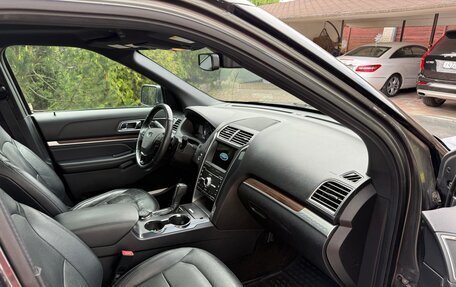 Ford Explorer VI, 2017 год, 2 600 000 рублей, 7 фотография
