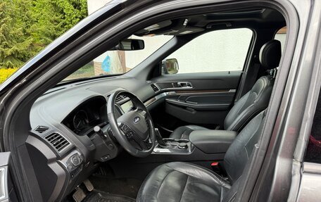 Ford Explorer VI, 2017 год, 2 600 000 рублей, 6 фотография