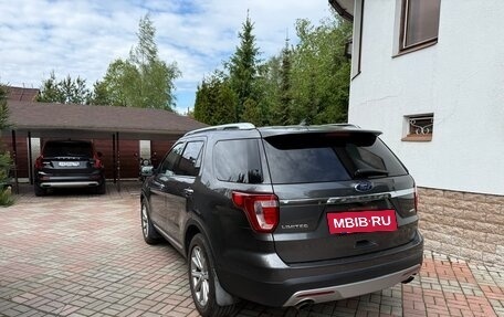 Ford Explorer VI, 2017 год, 2 600 000 рублей, 3 фотография