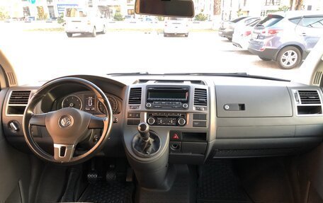 Volkswagen Caravelle T5, 2014 год, 2 050 000 рублей, 9 фотография