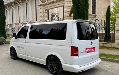 Volkswagen Caravelle T5, 2014 год, 2 050 000 рублей, 4 фотография