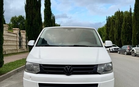 Volkswagen Caravelle T5, 2014 год, 2 050 000 рублей, 8 фотография