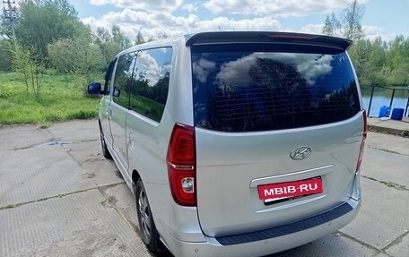 Hyundai H-1 II рестайлинг, 2010 год, 1 800 000 рублей, 6 фотография