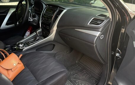 Mitsubishi Pajero Sport III рестайлинг, 2017 год, 2 250 000 рублей, 8 фотография