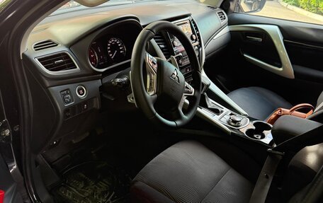 Mitsubishi Pajero Sport III рестайлинг, 2017 год, 2 250 000 рублей, 11 фотография