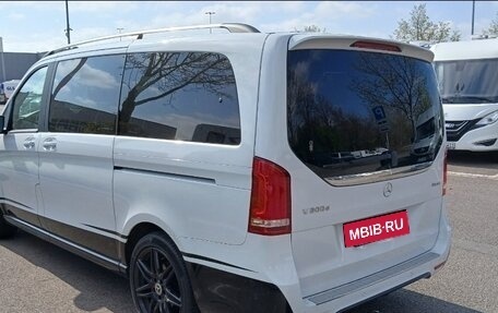 Mercedes-Benz V-Класс, 2020 год, 6 500 000 рублей, 3 фотография