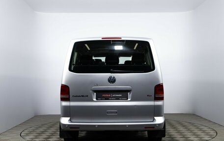 Volkswagen Caravelle T5, 2010 год, 1 580 000 рублей, 6 фотография
