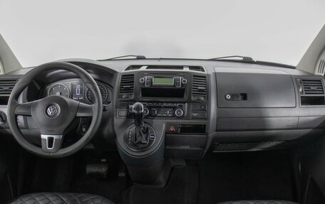 Volkswagen Caravelle T5, 2010 год, 1 580 000 рублей, 14 фотография