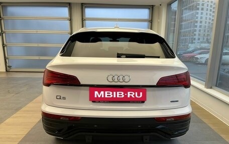 Audi Q5, 2023 год, 9 123 000 рублей, 5 фотография