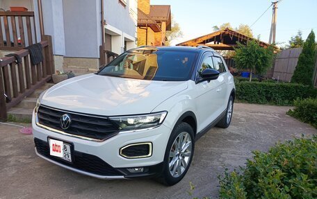Volkswagen T-Roc I, 2020 год, 1 070 000 рублей, 2 фотография