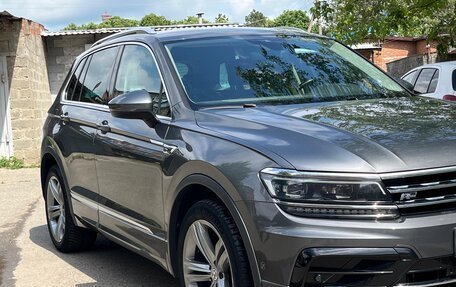 Volkswagen Tiguan II, 2019 год, 3 599 999 рублей, 2 фотография