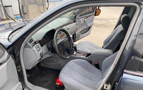 Mercedes-Benz E-Класс, 1998 год, 390 000 рублей, 6 фотография