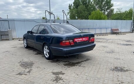 Mercedes-Benz E-Класс, 1998 год, 390 000 рублей, 3 фотография