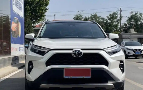 Toyota RAV4, 2024 год, 2 790 099 рублей, 2 фотография