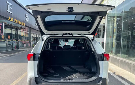 Toyota RAV4, 2024 год, 2 790 099 рублей, 6 фотография