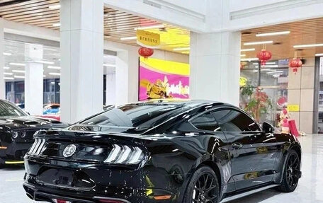 Ford Mustang VI рестайлинг, 2021 год, 2 700 200 рублей, 5 фотография