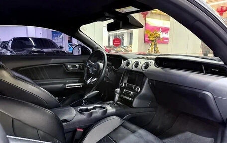 Ford Mustang VI рестайлинг, 2021 год, 2 700 200 рублей, 7 фотография