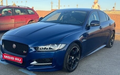 Jaguar XE I рестайлинг, 2015 год, 1 850 000 рублей, 3 фотография