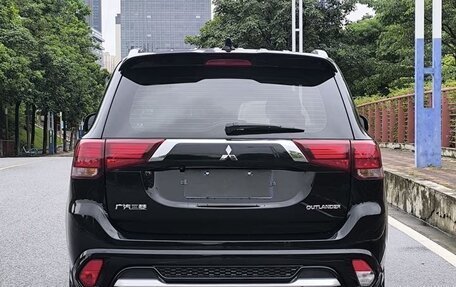 Mitsubishi Outlander III рестайлинг 3, 2023 год, 2 250 100 рублей, 7 фотография