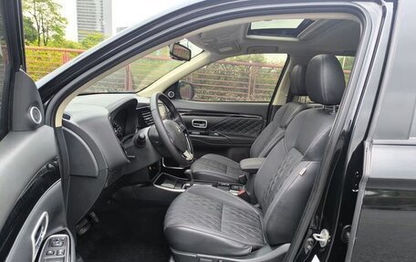 Mitsubishi Outlander III рестайлинг 3, 2023 год, 2 250 100 рублей, 20 фотография