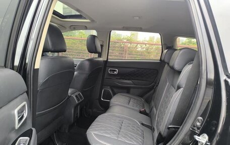 Mitsubishi Outlander III рестайлинг 3, 2023 год, 2 250 100 рублей, 22 фотография