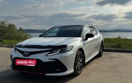 Toyota Camry, 2021 год, 3 850 000 рублей, 4 фотография