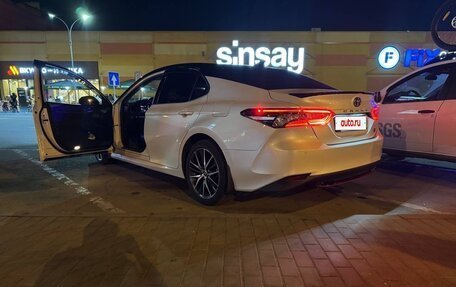 Toyota Camry, 2021 год, 3 850 000 рублей, 15 фотография