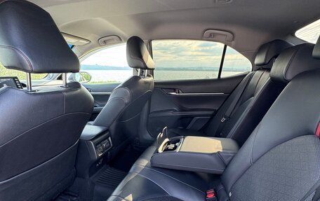 Toyota Camry, 2021 год, 3 850 000 рублей, 12 фотография